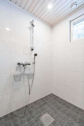 Дома для отпуска Lomaperkkiö Cottages Korholanmäki Коттедж с 2 спальнями и сауной-7