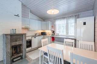 Дома для отпуска Lomaperkkiö Cottages Korholanmäki Коттедж с 2 спальнями и сауной-22