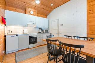 Дома для отпуска Lomaperkkiö Cottages Korholanmäki Большой коттедж с 2 спальнями и сауной-2