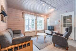 Дома для отпуска Lomaperkkiö Cottages Korholanmäki Коттедж с 2 спальнями и сауной-3